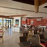 Chic In Fabulous Meireles With Wifi, Fitness 4*